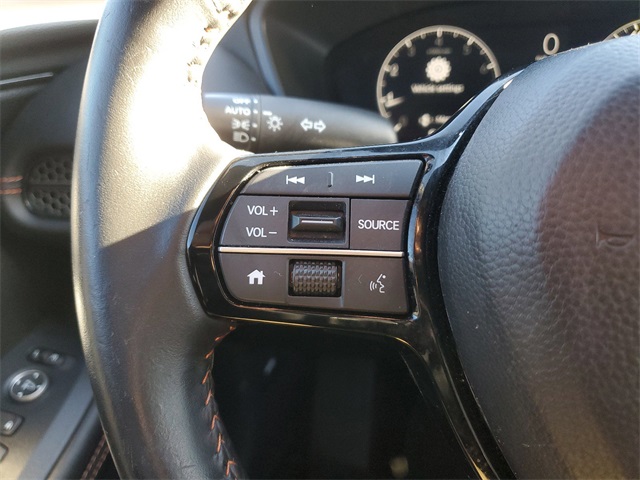 Vehicle image 25 of 35