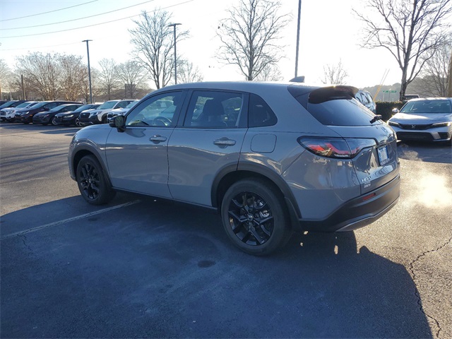 Vehicle image 6 of 35