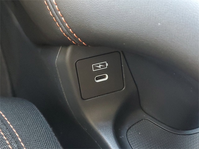 Vehicle image 33 of 35