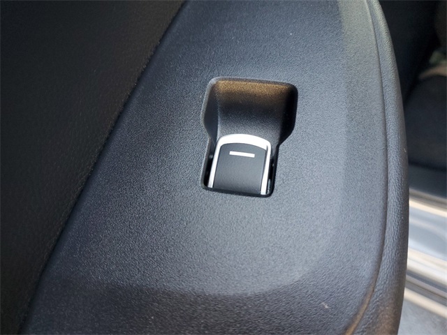 Vehicle image 16 of 35