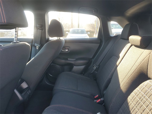 Vehicle image 13 of 35