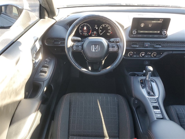 Vehicle image 18 of 35