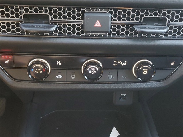 Vehicle image 30 of 35