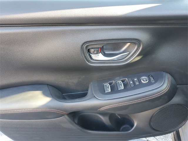 Vehicle image 22 of 35
