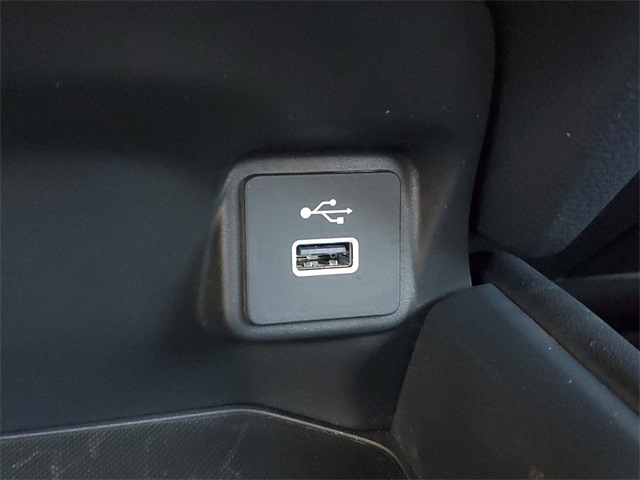 Vehicle image 31 of 35