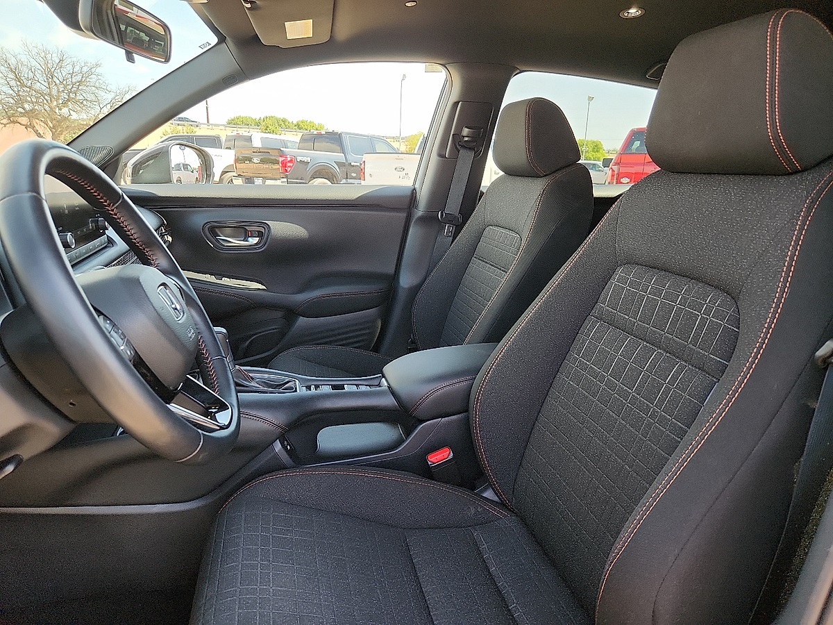 Vehicle image 6 of 12