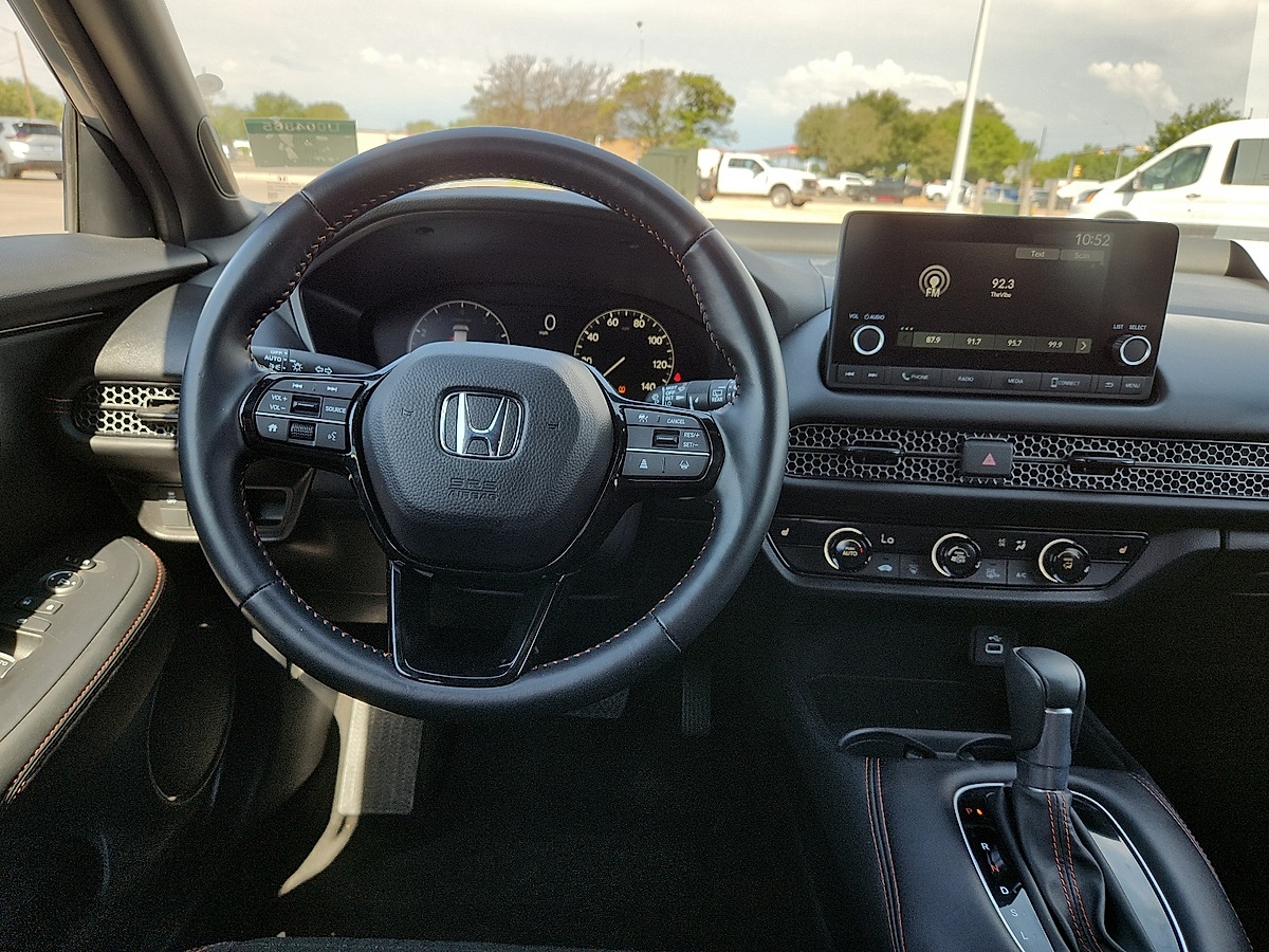 Vehicle image 7 of 12