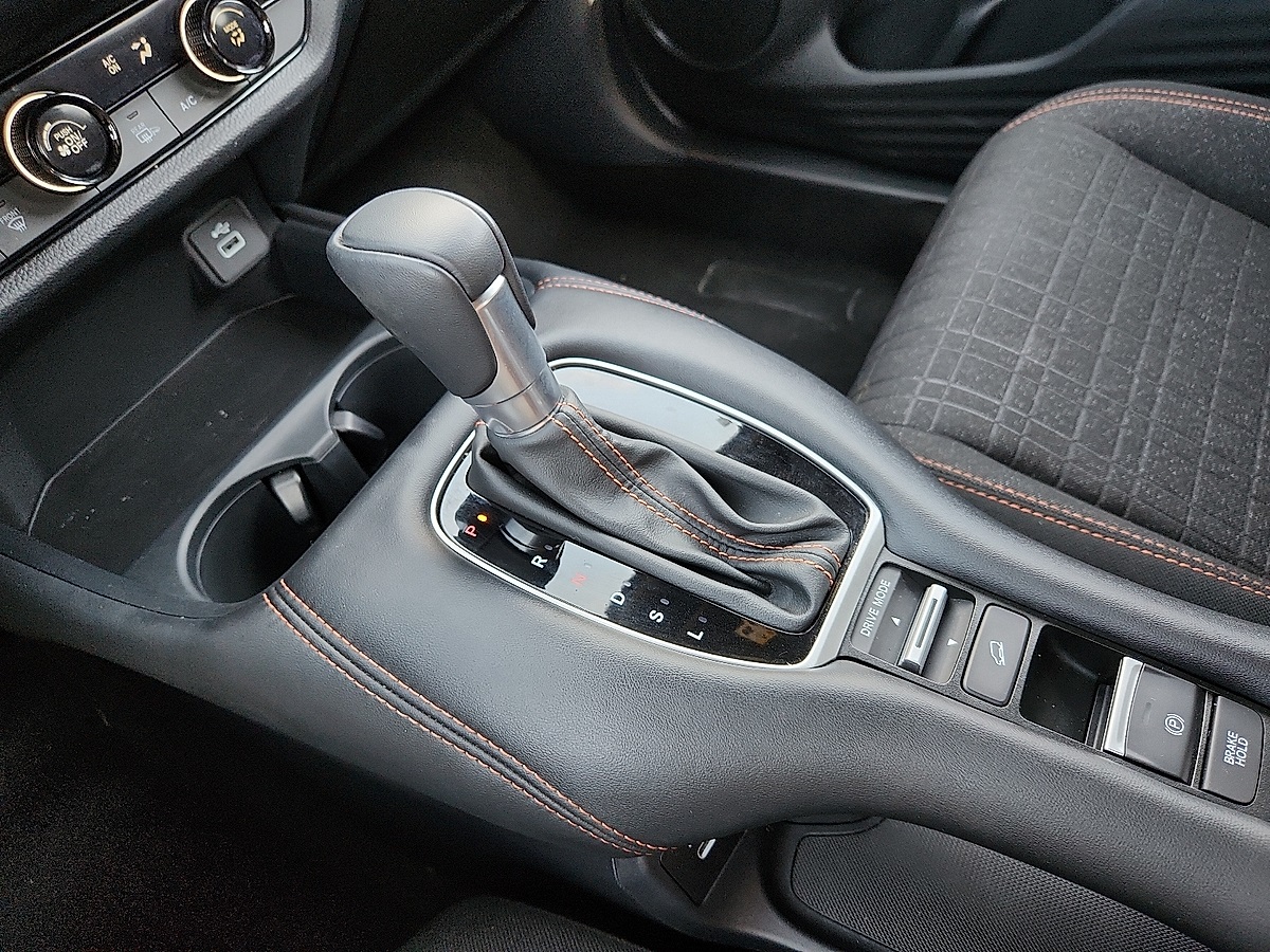 Vehicle image 11 of 12