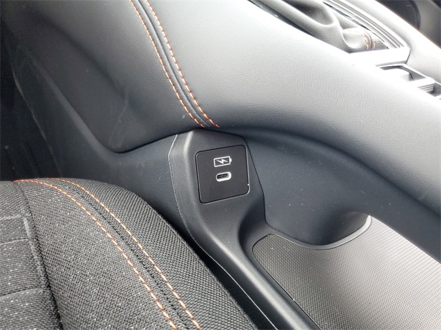 Vehicle image 32 of 39