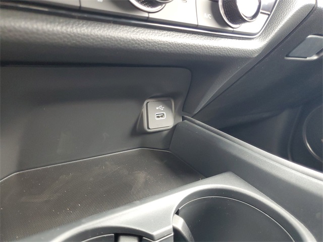 Vehicle image 24 of 39