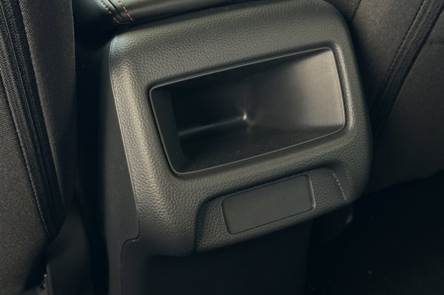 Vehicle image 14 of 31