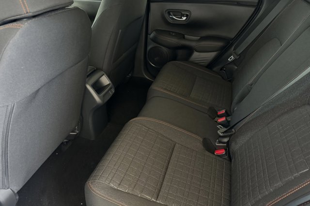 Vehicle image 13 of 31