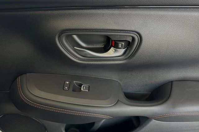 Vehicle image 20 of 31