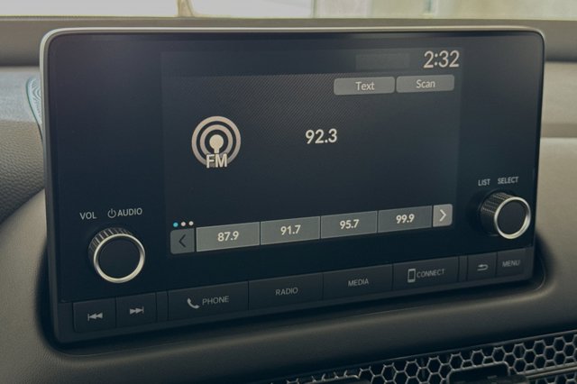 Vehicle image 21 of 31