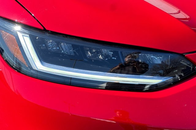 Vehicle image 28 of 31