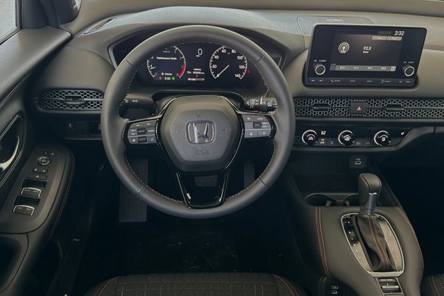 Vehicle image 16 of 31