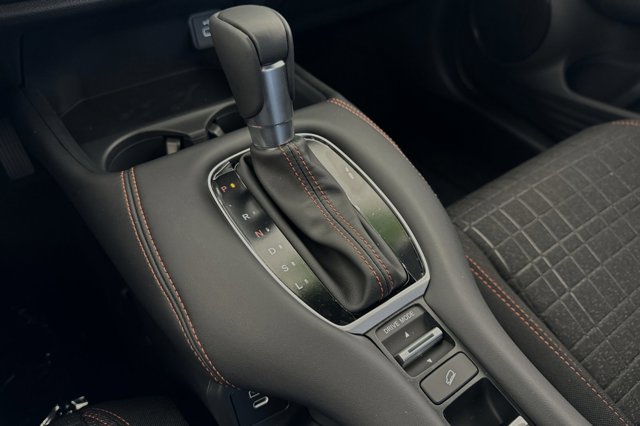 Vehicle image 24 of 31
