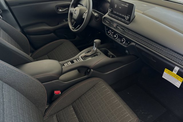 Vehicle image 18 of 31