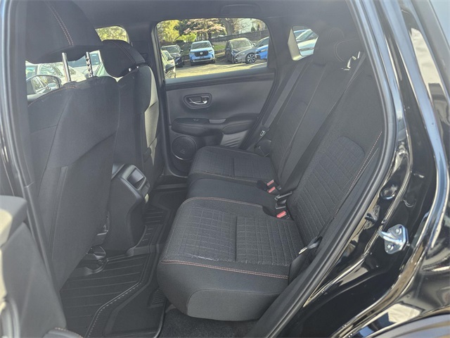 Vehicle image 8 of 15