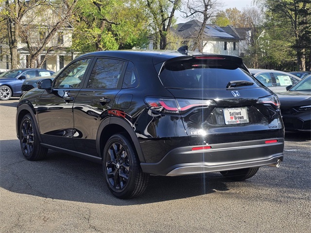 Vehicle image 6 of 15