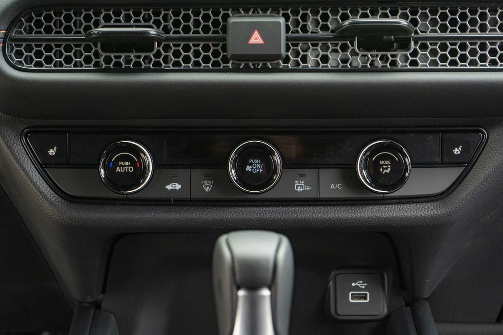 Vehicle image 19 of 28