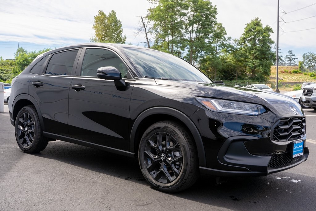 Vehicle image 8 of 28