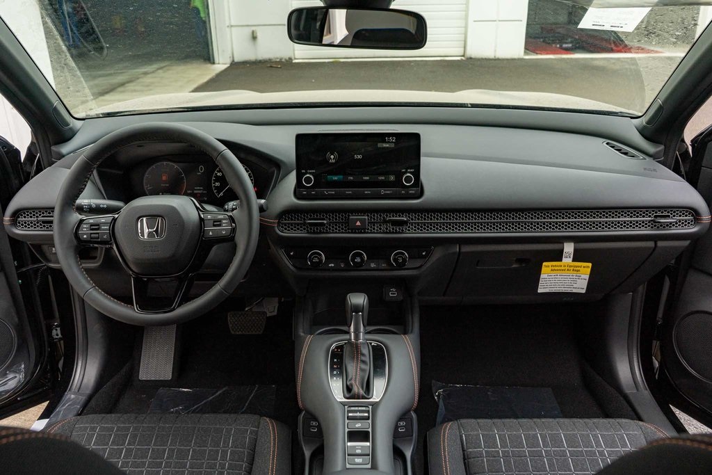Vehicle image 16 of 28