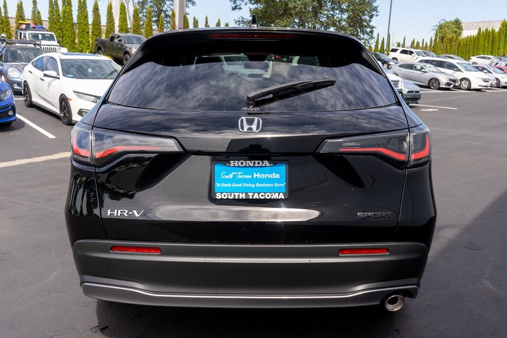 Vehicle image 9 of 28