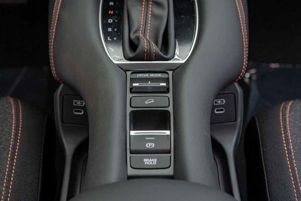 Vehicle image 21 of 28
