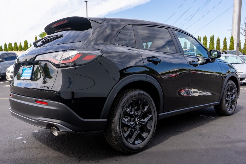 Vehicle image 3 of 28