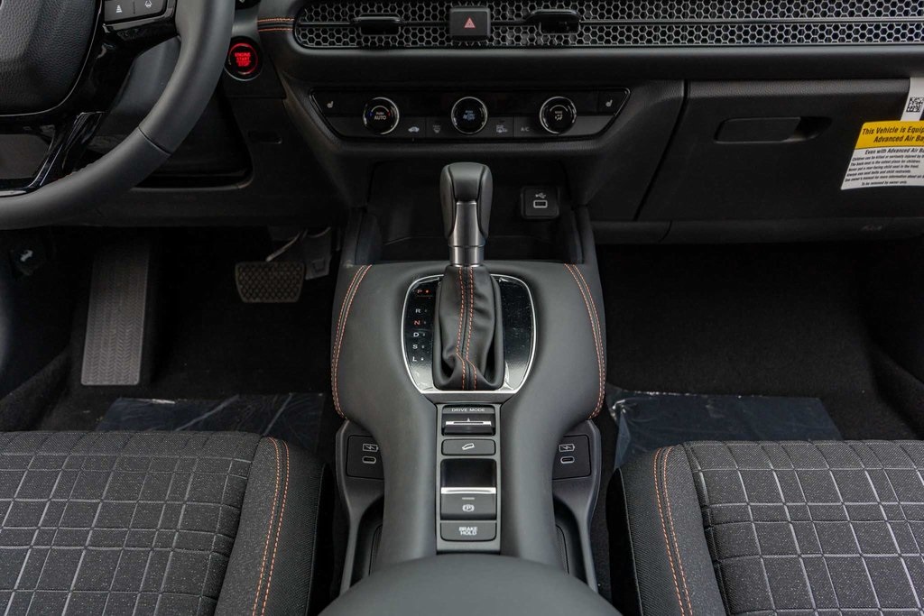 Vehicle image 20 of 28