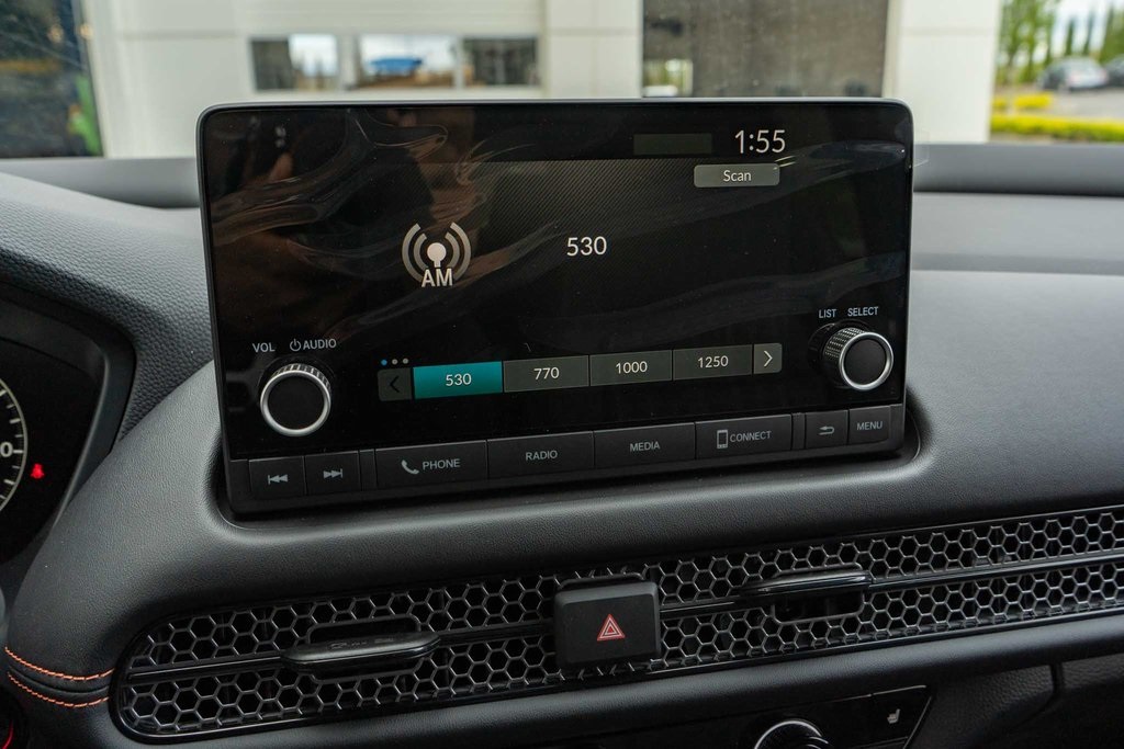 Vehicle image 25 of 28
