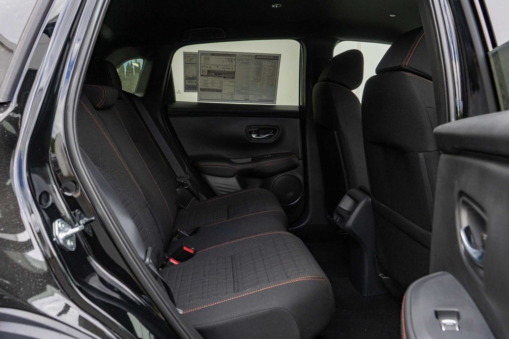 Vehicle image 12 of 28