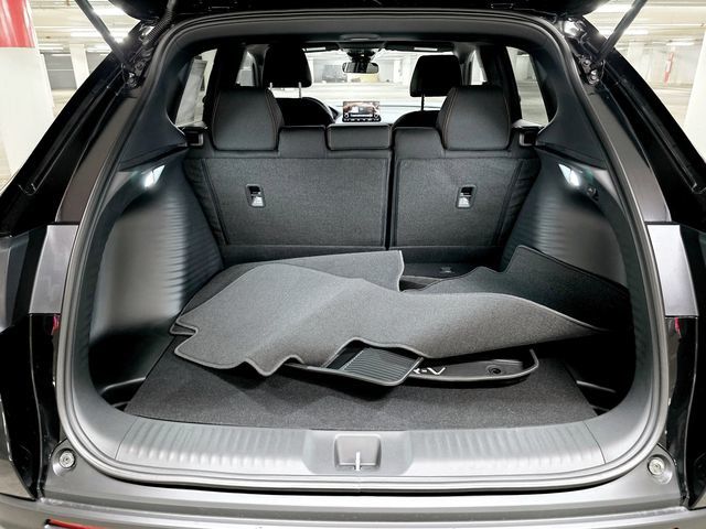 Vehicle image 24 of 39