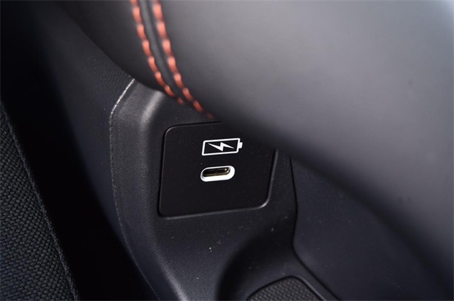 Vehicle image 19 of 23