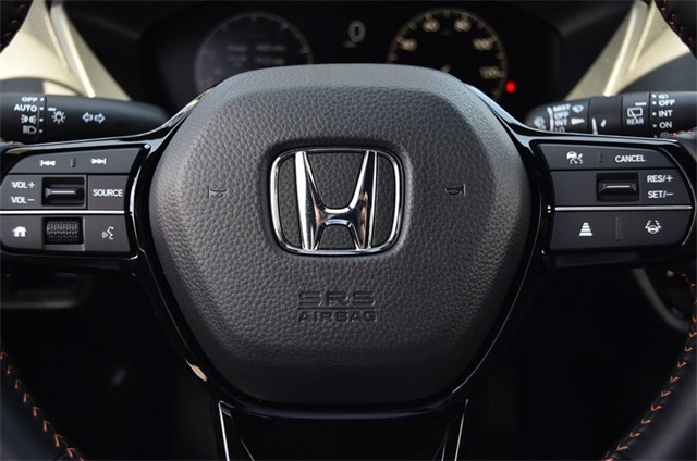 Vehicle image 13 of 23