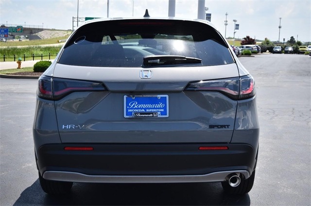 Vehicle image 5 of 23