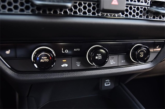 Vehicle image 22 of 23