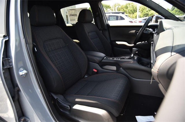 Vehicle image 9 of 23