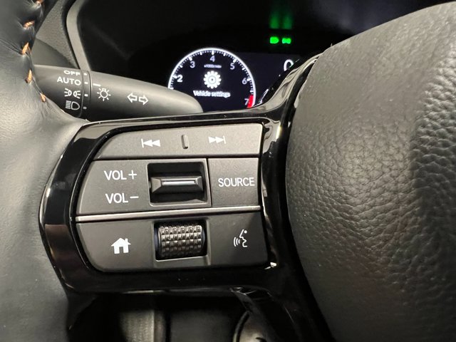 Vehicle image 23 of 30