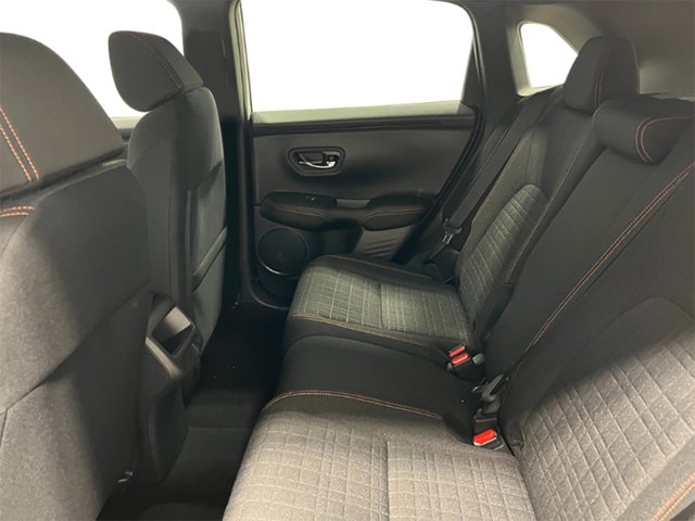 Vehicle image 25 of 30