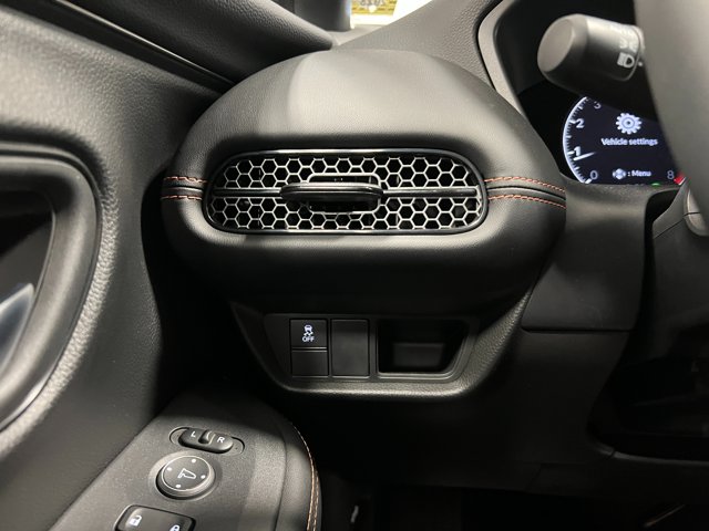 Vehicle image 24 of 30