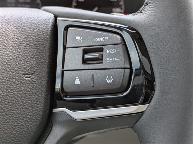 Vehicle image 16 of 36