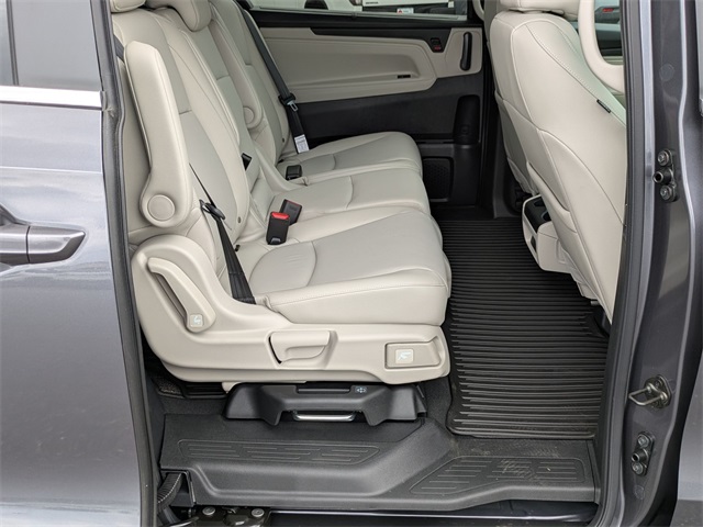 Vehicle image 31 of 36