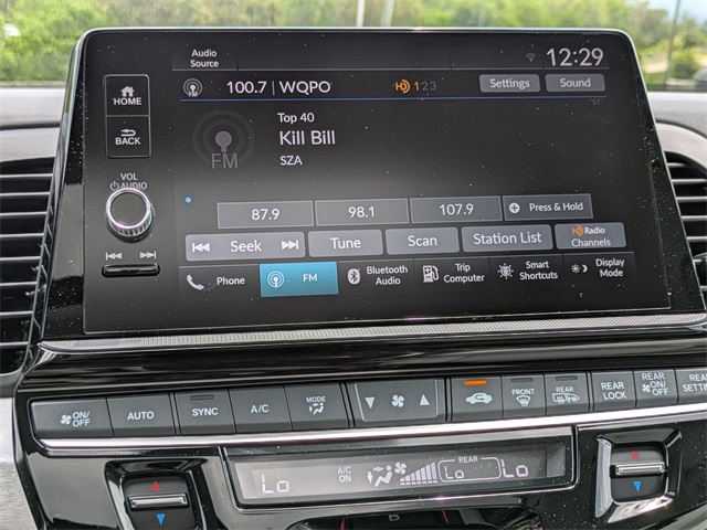 Vehicle image 18 of 36