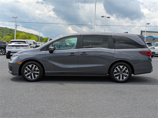 Vehicle image 2 of 36