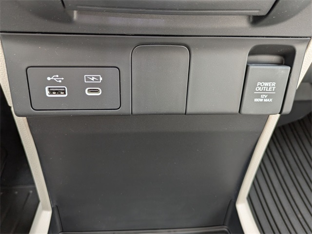 Vehicle image 22 of 36