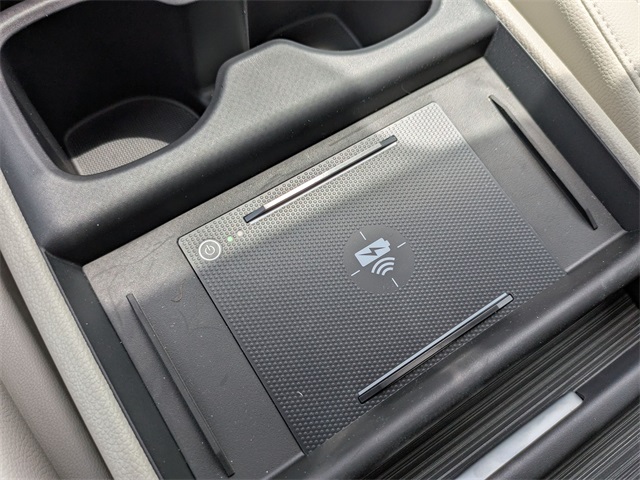 Vehicle image 23 of 36