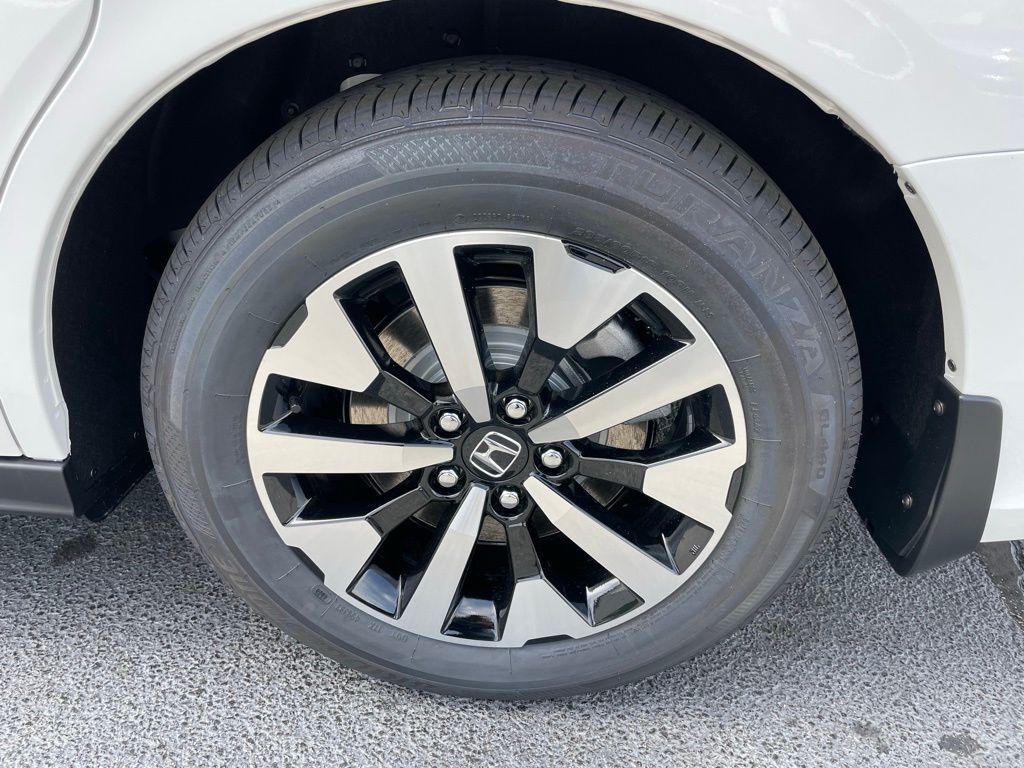 Vehicle image 9 of 47