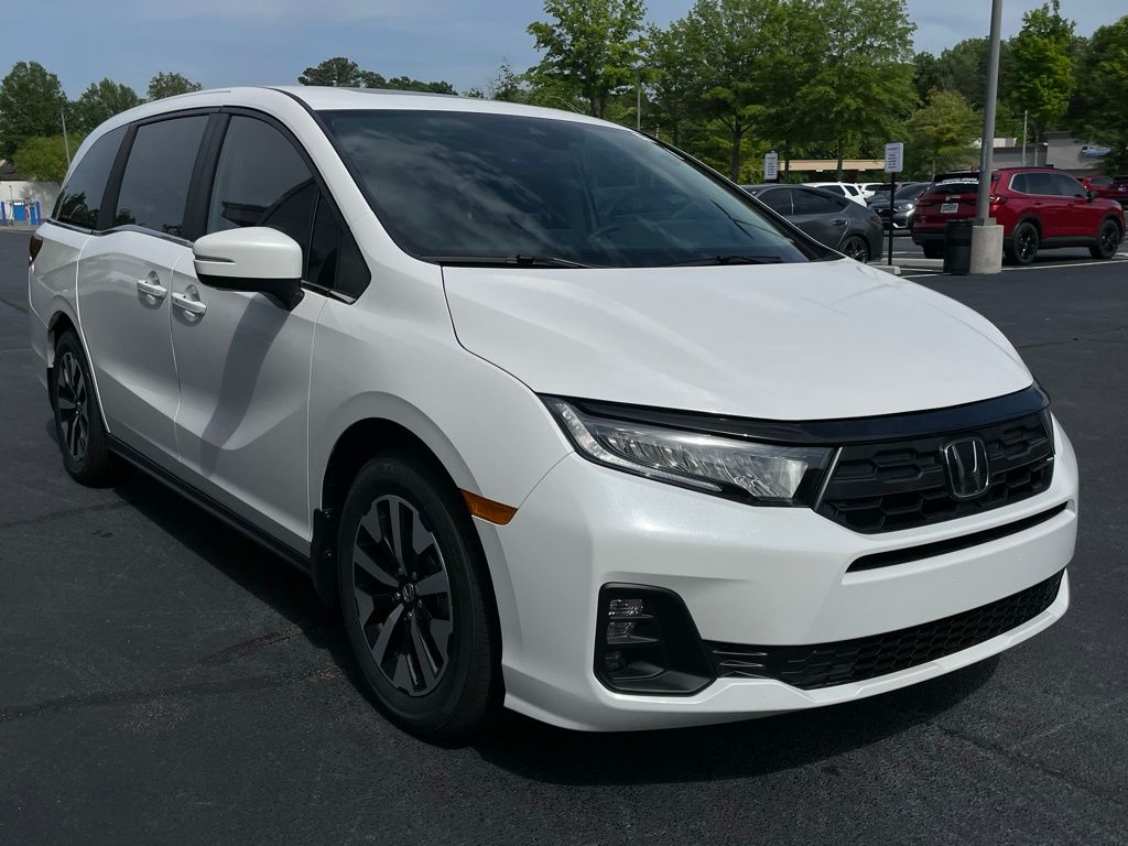 Vehicle image 3 of 47
